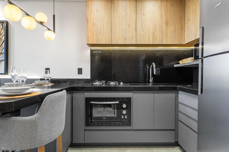 Apto em Frente Praça de Canela com Infra de Lazer