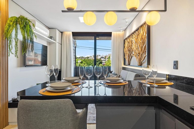 Apto em Frente Praça de Canela com Infra de Lazer