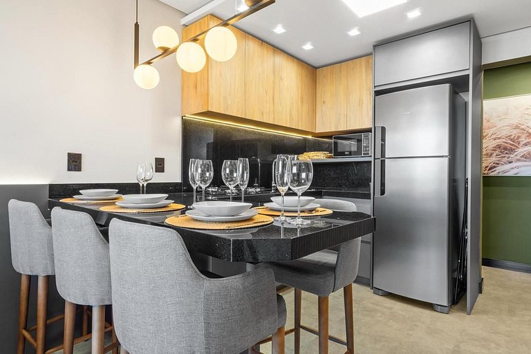 Apto em Frente Praça de Canela com Infra de Lazer