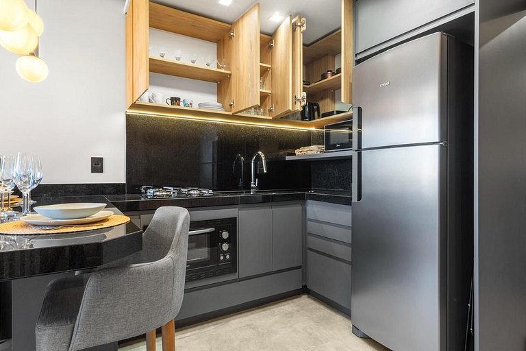 Apto em Frente Praça de Canela com Infra de Lazer