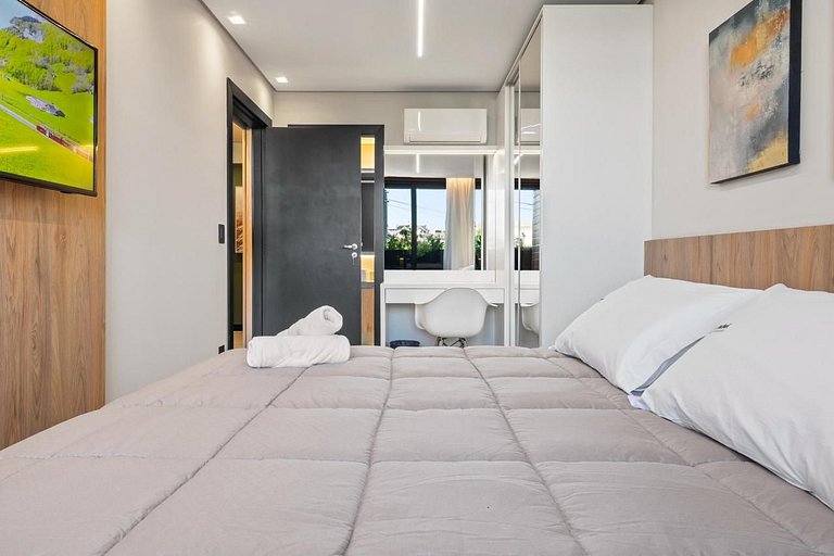 Apto em Frente Praça de Canela com Infra de Lazer