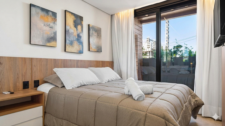 Apto em Frente Praça de Canela com Infra de Lazer