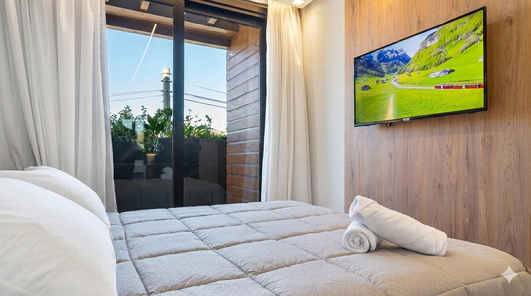 Apto em Frente Praça de Canela com Infra de Lazer