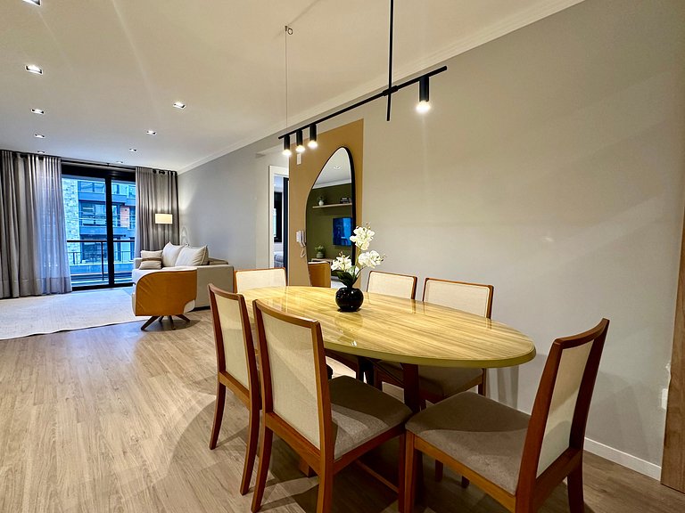 Apartamento em Frente a Praça no Canela Residence