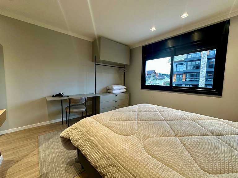 Apartamento em Frente a Praça no Canela Residence