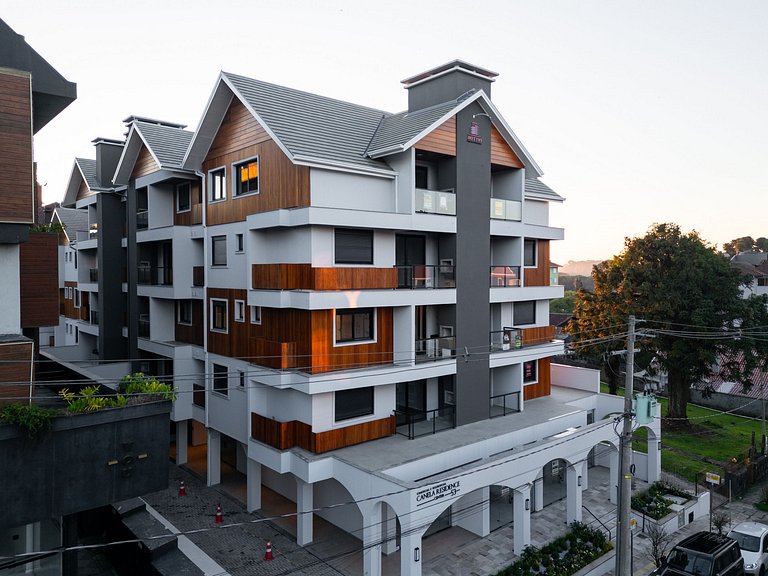 Apartamento em Frente a Praça no Canela Residence