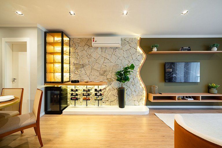 Apartamento em Frente a Praça no Canela Residence